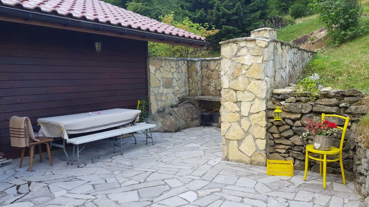 Lupshalte Villa Wassen Bagian luar foto